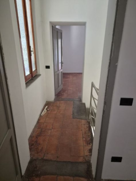 CASA INDIPENDENTE CON BOX ED AREA DI PERTINENZA - Foto 6