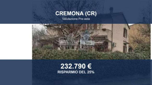 Immobile in asta di 185 m² con più di 5 locali e box auto in vendita a Cremona