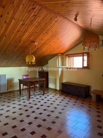 Appartamento con mansarda, garage e giardino esclusivo. - Foto 15