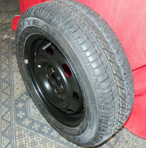 Pneumatico 175/65 R14 nuovo con cerchio 4x100