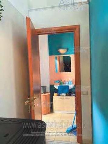 IMMOBILI-IMMOBILE COMMERCIALE-via Sardegna n. 44 - Foto 3
