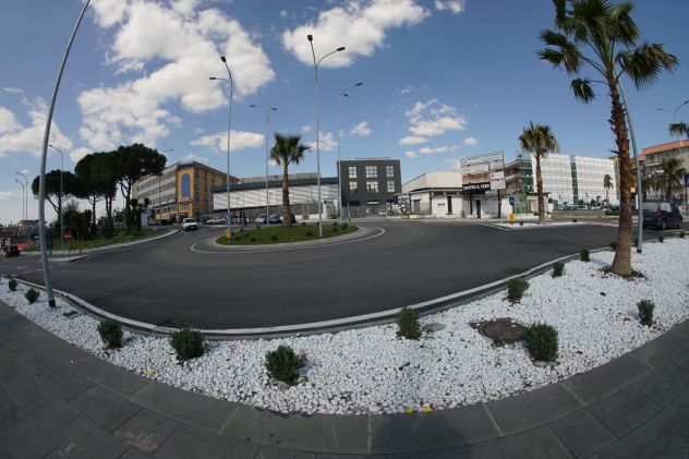 Locale pronto con parcheggio - Foto 9
