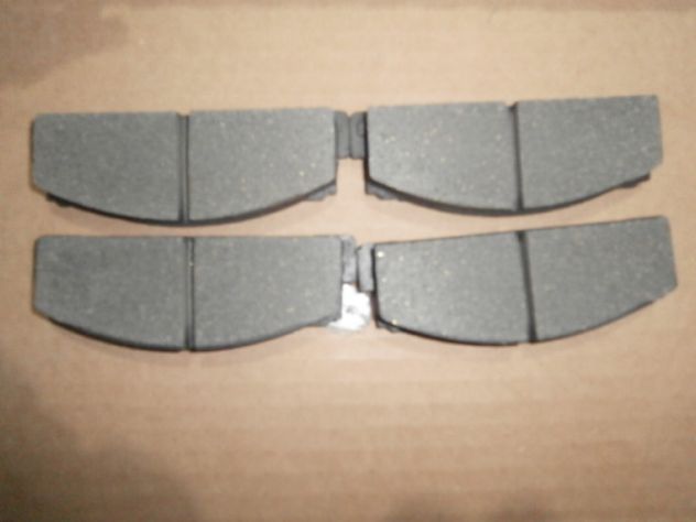 Pastiglie pattini freni anteriori Fiat 128 sport coupe' e Fiat 132 GLS NUOVE
