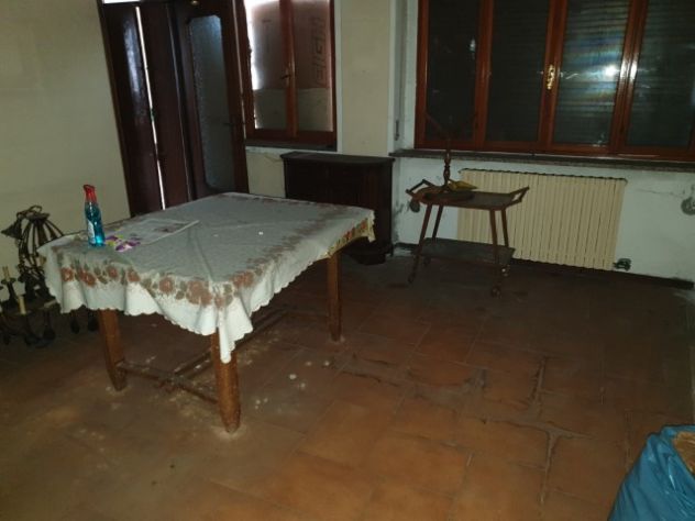 CASA SEMINDIPENDENTE PIU' LOCALE ADIBITO A LABORATORIO - Foto 3