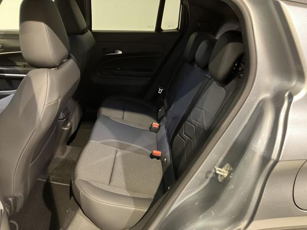 Jeep Avenger e-Hybrid 1.2 MHEV e-Hybrid Turbo Summit - Foto 10