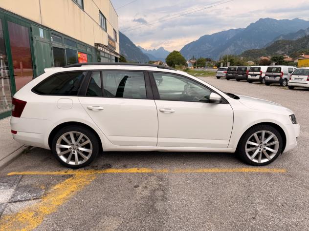 Skoda Octavia 1.6 TDI CR 105 CV DSG Elegance - Foto 4