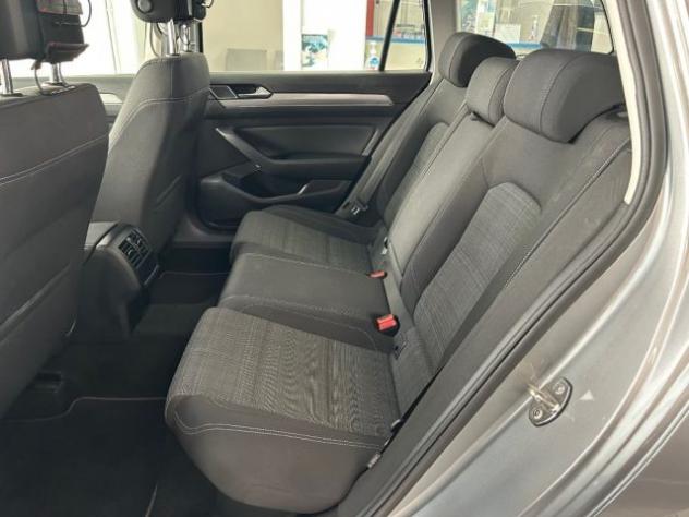 VOLKSWAGEN Passat Variant 2.0 TDI SCR EVO DSG Business rif. 23464793 - Foto 8