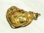 Ciondolo triangolare in pirite naturale gialla con montatura a cestello