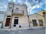 CASA INDIPENDENTE SU DUE LIVELLI CON BOX AUTO PRIVATO