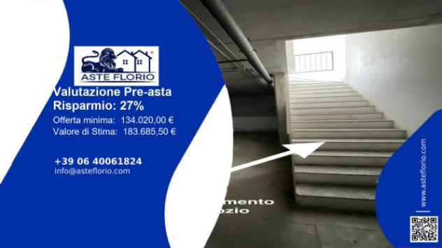 Immobile in asta di 450 m² con più di 5 locali in vendita a Renate - Foto 2