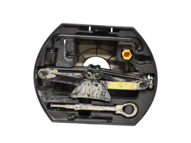 KIT ATTREZZI PEUGEOT 208 Serie (1219)