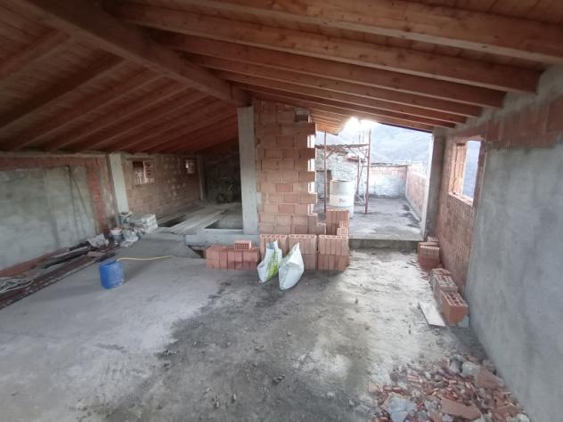 VENDESI A CESIO IN CENTRO PAESE CASA CON DUE ALLOGGI DA TERMINARE LA RISTRUTTURAZIONE - Foto 4