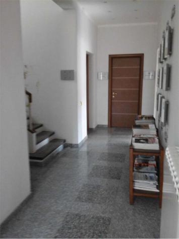 V000037 - AMPIO UFFICIO CON AREA ESTERNA - Foto 6