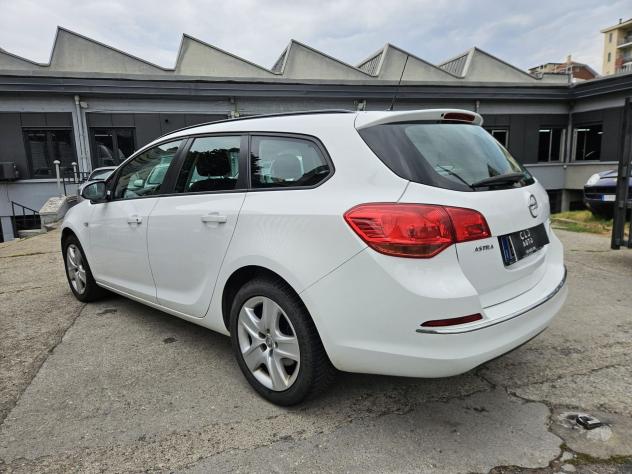Opel Astra 1.7 CDTI Sports Tourer 130cv - Foto 6