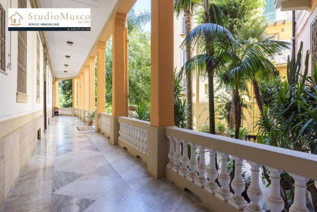 APPARTAMENTO di 6 vani e di 163 mq (NAPOLI) rif. NUVENATI - Foto 3