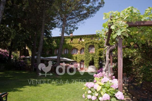 Palazzo / Stabile di 1448 m² con più di 5 locali in vendita a Sarteano - Foto 2
