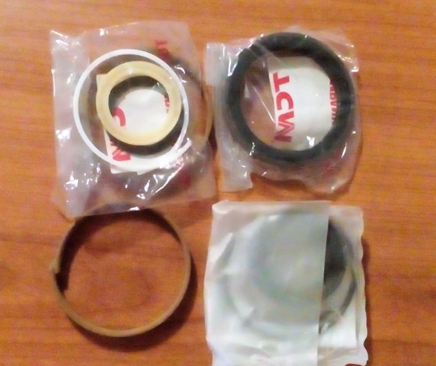TCM FD30Z7 - Kit Guarnizioni Brandeggio codice 24458-59811 ( 24458-59812 ) - Foto 2