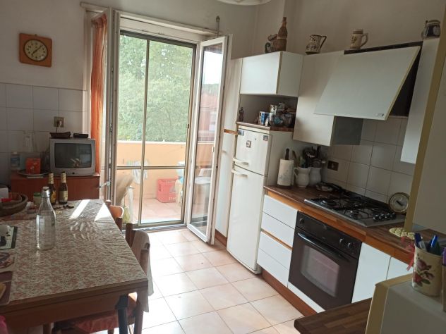 prezzi  bassi da urlo regalati ,mobilia cameretta /cucina/salotto ecc 10/50 euro - Foto 5