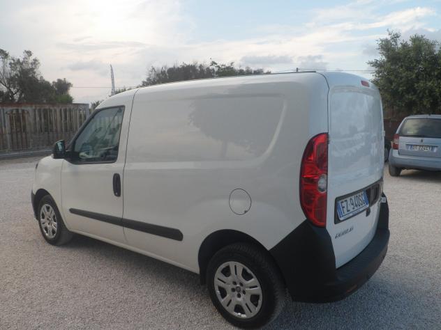 Fiat Doblo furgone 3 posti - Foto 6