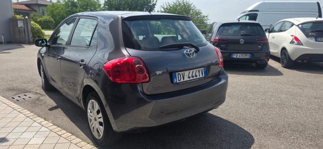 Toyota Auris 1.4 benzina Neopatentati - Foto 5