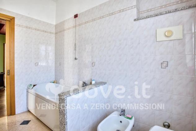 Appartamento di 130 m² con 3 locali e box auto in vendita a Cairate - Foto 9