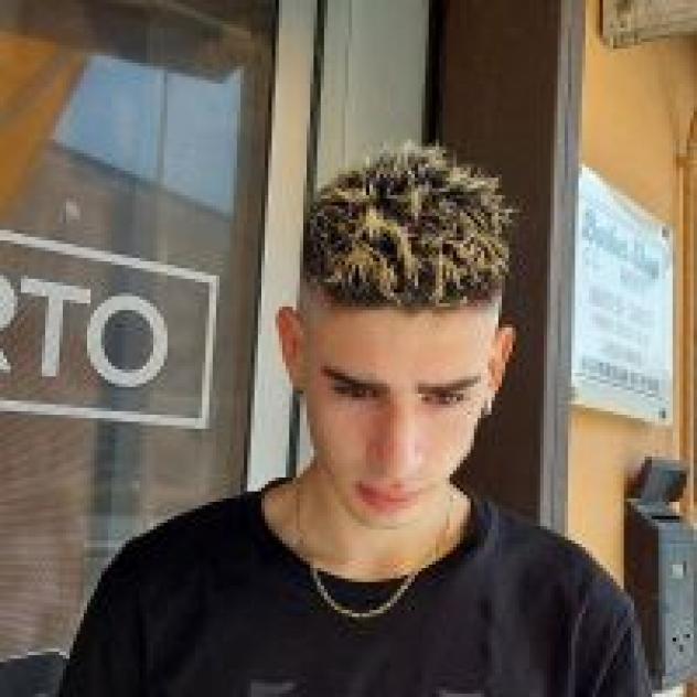Hairs Do Top di Enzo Tesoro