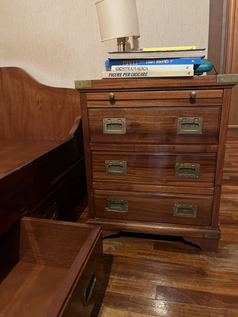 Vendo bellissima camera navale in mogano posso vendere anche un pezzo alla volta - Foto 4