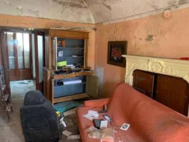 Immobile in asta di 248 m² con più di 5 locali in vendita a Fontaneto d'Agogna - Foto 2