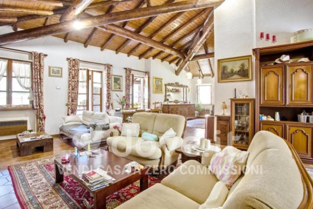 Villa di 400 m² con più di 5 locali e posto auto in vendita a Rancio Valcuvia - Foto 2