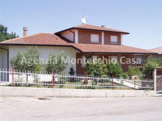 Villa singola di ampie dimensioni con scoperto esclusivo. - Foto 2