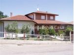 Villa singola di ampie dimensioni con scoperto esclusivo.