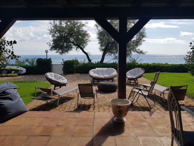 Stupenda villa in baia con piscina fronte mare - Foto 3