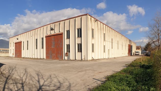 Deposito / magazzino, materiali / merci, no bagni, no uffici no utenze. FRONTALE