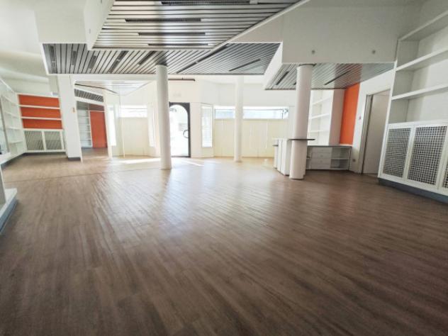 Immobile di 214 m² con 2 locali in affitto a Vicenza - Foto 7