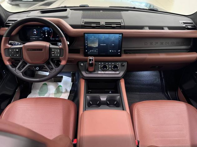 Land Rover Defender (2019) LAND ROVER 110 4.4 V8 635 CV AWD Auto OCTA - Foto 4