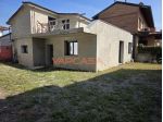 CORTILE INDIPENDENTE CON VILLA E 2 APPARTAMENTI