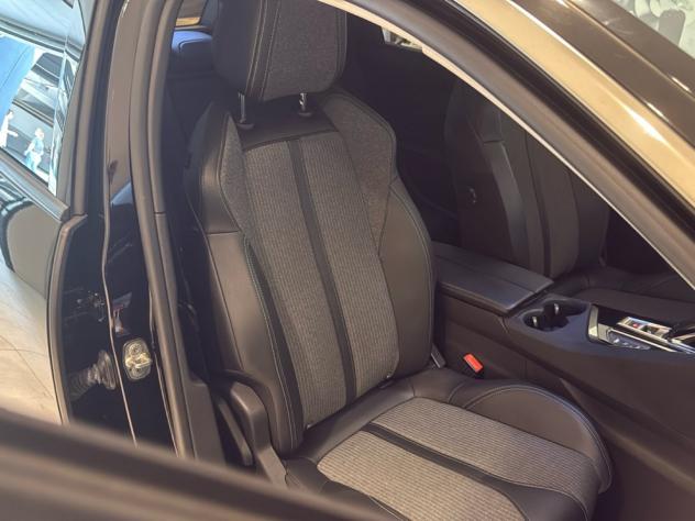 Peugeot 3008 BlueHDi130cv EAT8 Allure Pack Navi Autocarro N1 - Foto 5