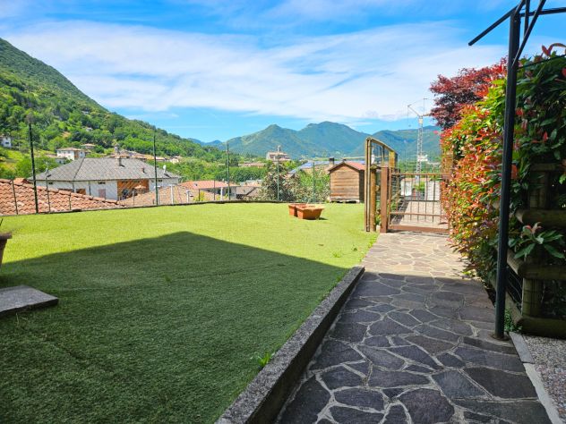 Ampio trilocale/quadrilocale con giardino privato e box - Foto 9