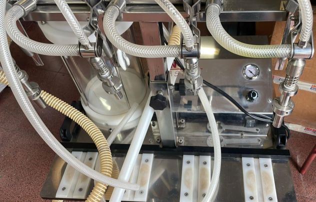 Imbottigliatrice 4 Becchi Riempitrice Tenco Enolmaster Usata - Foto 4