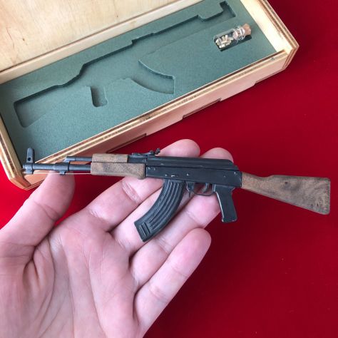 AK-47 con parti in legno nella in miniatura pistola a centerfire 2mm - Foto 3