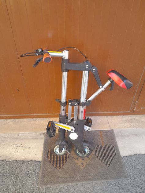 A-BYKE BICICLETTA PIEGHEVOLE NUOVISSIMA PERFETTA E MAI UTILIZZATA, per PENDOLARI - Foto 4