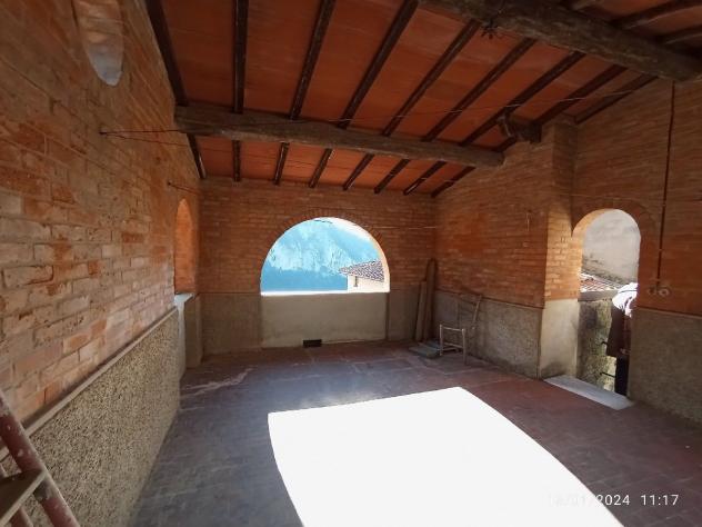 CASA SEMI INDIPENDENTE di 8 vani e di 120 mq (CAMAIORE) rif. 093 - Foto 2