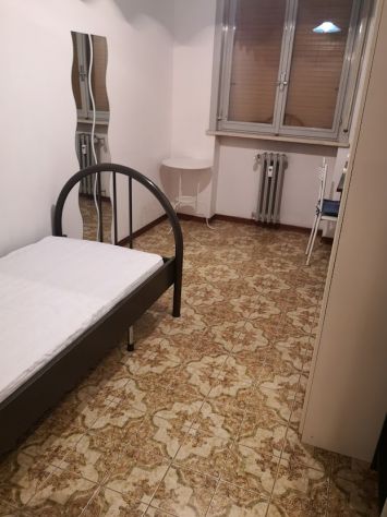PER STUDENTI CAMERE IN AFFITTO CENTRO PARMA - Foto 4