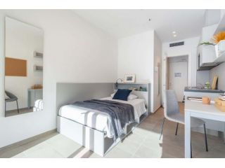 Deluxe Studio with balcony (Students only)