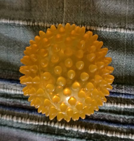 Palla Gialla con Punte Plastica