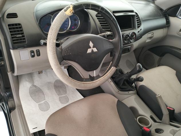 Mitsubishi L200 2.5 136CV Double Cab Invite - Foto 5