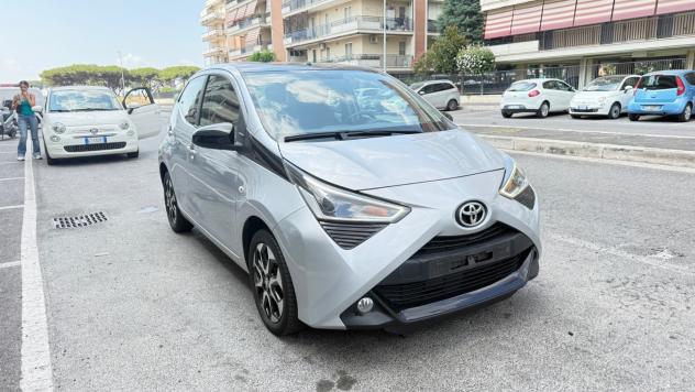 Toyota Aygo 1.0 VVT-i 72 CV 5 porte x-play MMT LED PDC CERCHI 16 KAMERA CAR PLAYBLUETOOTH - Foto 2