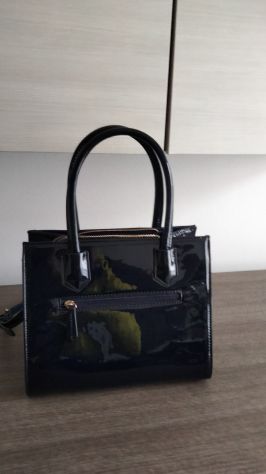 VENDO BORSA DA DONNA MARIO VALENTINO IN OTTIMO STATO - Foto 2