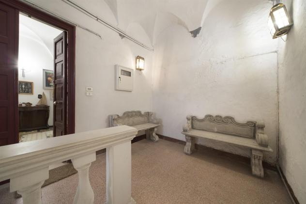 Alassio, grande appartamento con terrazzo nel budello. - Foto 2
