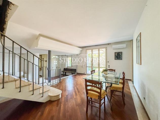 Villa ad angolo con giardino su 3 Lati - Foto 11